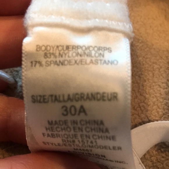 Bra size 30A white Like New; great for pre-teens, light padded adjustable straps - Picture 5 of 6